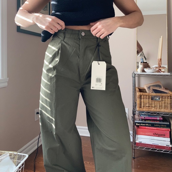 High waisted levi’s trousers - Picture 2 of 11